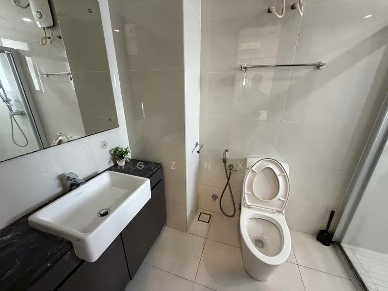 Kondominium untuk Dijual di Royal Strand @ Country Garden Danga Bay - NG ZEN XI - Bathroom - PropertyGuru.com.my