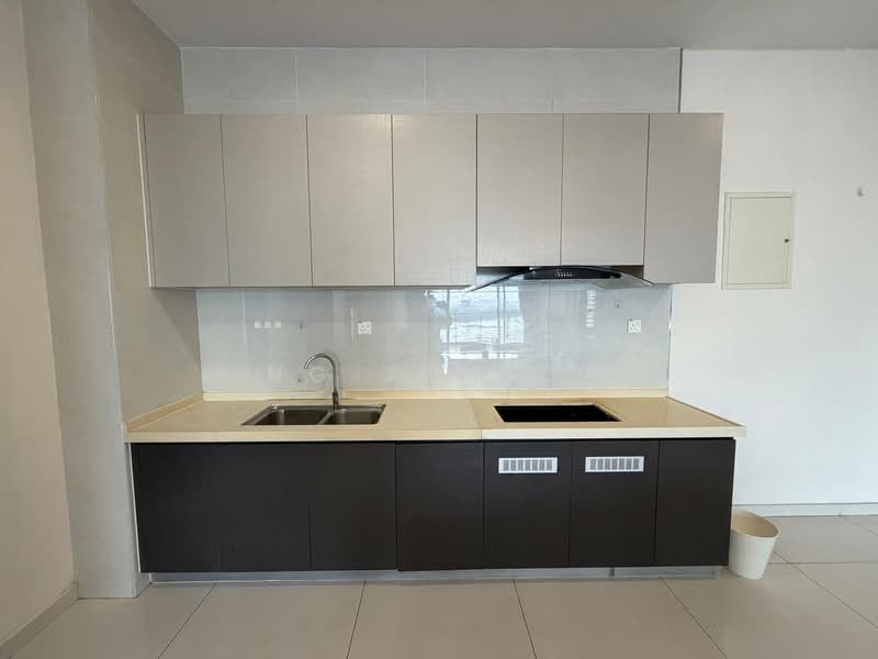 Kondominium untuk Dijual di Royal Strand @ Country Garden Danga Bay - NG ZEN XI - Kitchen - PropertyGuru.com.my