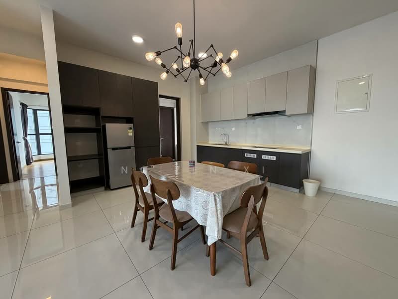 Kondominium untuk Dijual di Royal Strand @ Country Garden Danga Bay - NG ZEN XI - Kitchen - PropertyGuru.com.my