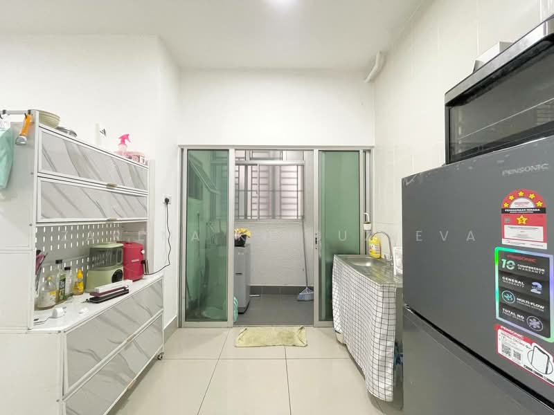 Service Residence for Sale at Serviced Residence @ Razak City Residences (RC Residences) - Zarema Kulbuzheva - Kitchen - PropertyGuru.com.my