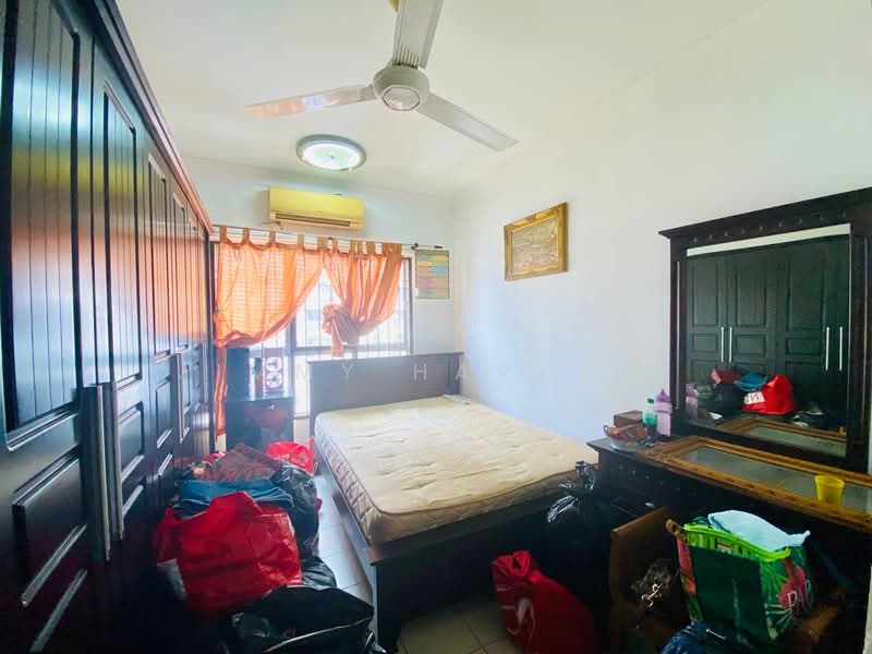 Residential Land for Sale in Seri Kembangan (Selangor) - Jimmy Haryzul - Bedroom - PropertyGuru.com.my