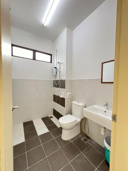 Rumah Teres 2 Tingkat untuk Dijual di Pasir Gudang (Johor) - Eric Lee - Bathroom - PropertyGuru.com.my