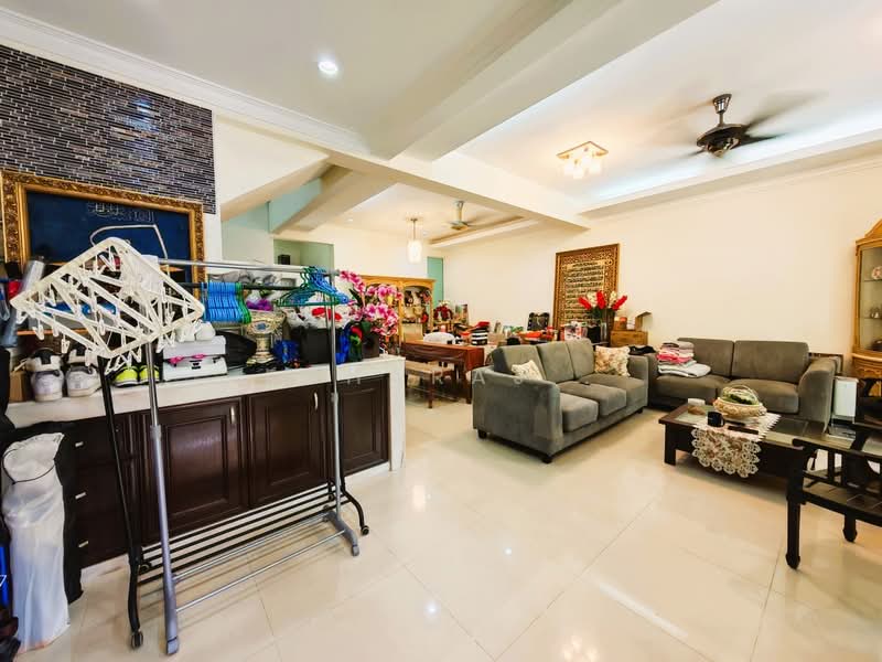 2-storey Terraced House for Sale in Sering Ukay (Ampang) - Loharaj . - Living Room - PropertyGuru.com.my