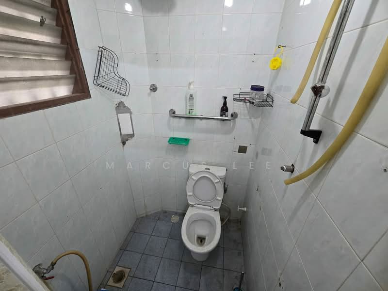 2-storey Terraced House for Sale in Taman Selayang Utama (Selayang) - Marcus Lee - Bathroom - PropertyGuru.com.my
