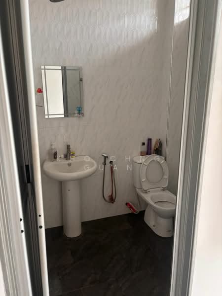 Semi-Detached House for Sale in Bandar Puchong Utama (Puchong) - Kho Chng Guan - Bathroom - PropertyGuru.com.my