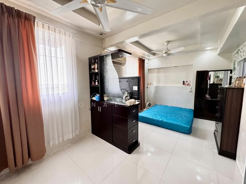 Apartment for Sale at Krystal Heights - Ronald Kee - Bedroom - PropertyGuru.com.my