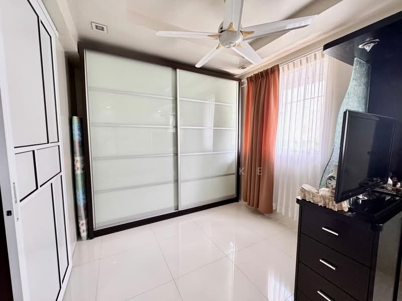 Apartment for Sale at Krystal Heights - Ronald Kee - Bedroom - PropertyGuru.com.my