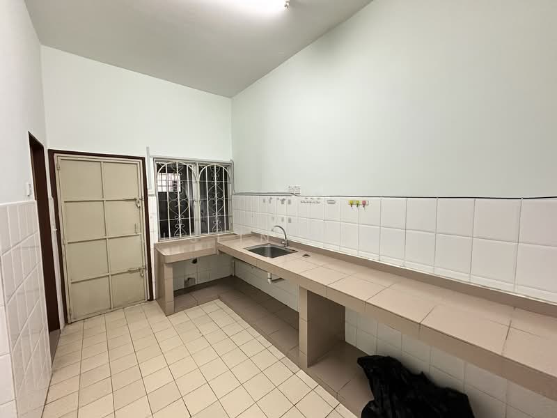 Rumah Teres 2 Tingkat untuk Dijual di Taman Sri Hijau (Rawang) - Austin Wong - Kitchen - PropertyGuru.com.my