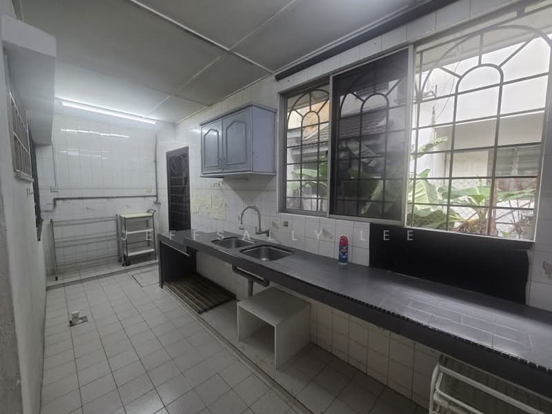 Rumah Teres 2 Tingkat untuk Dijual di Usj 6 (Subang Jaya) - JeffSally Lee - Kitchen - PropertyGuru.com.my