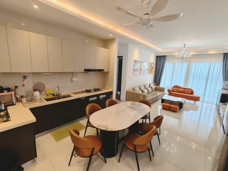 Kondominium untuk Dijual di Royal Strand @ Country Garden Danga Bay - NG ZEN XI - Kitchen - PropertyGuru.com.my