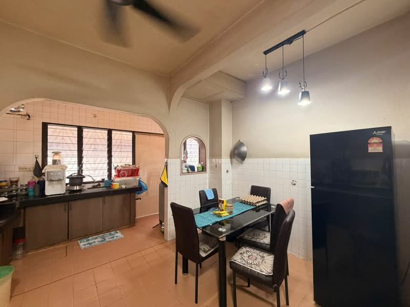 2-storey Terraced House for Sale in Taman Daya (Kepong) - Louis Foong - Kitchen - PropertyGuru.com.my