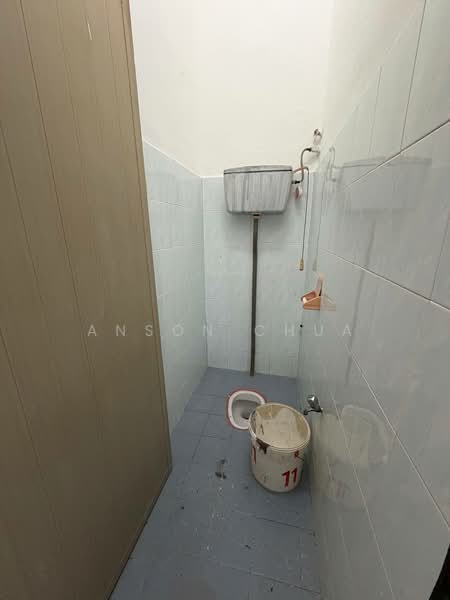 1-storey Terraced House for Sale in Taman Johor Jaya (Johor Bahru) - Anson Chua - Bathroom - PropertyGuru.com.my
