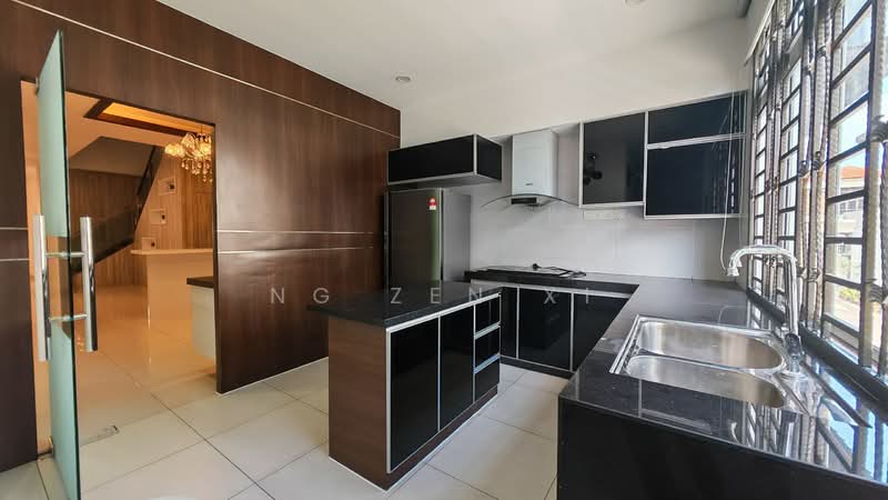 2.5-storey Terraced House for Sale in Taman Sutera Utama (Skudai) - NG ZEN XI - Kitchen - PropertyGuru.com.my
