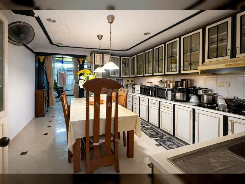 2-storey Terraced House for Sale in Subang Jaya (Selangor) - Reena Sarif - Kitchen - PropertyGuru.com.my