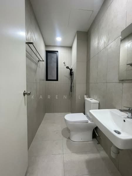 Kediaman Servis untuk Disewa di Kenwingston Avenue - Karen Lau - Bathroom - PropertyGuru.com.my