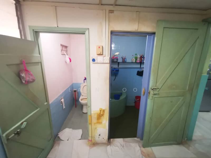 Semi-Detached House for Sale in Tanjung Tokong (Penang) - Elaine Ooi - Bathroom - PropertyGuru.com.my