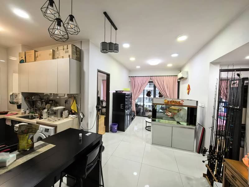 Kondominium untuk Dijual di Royal Strand @ Country Garden Danga Bay - NG ZEN XI - Living Room - PropertyGuru.com.my