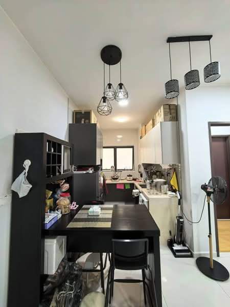 Kondominium untuk Dijual di Royal Strand @ Country Garden Danga Bay - NG ZEN XI - Kitchen - PropertyGuru.com.my