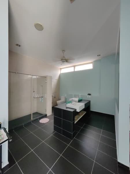 Bungalow for Sale in Seri Kembangan (Selangor) - Wei Liew - Bathroom - PropertyGuru.com.my