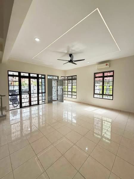 2-storey Terraced House for Sale in Bandar Seri Alam (Masai) - Jason Sim - Living Room - PropertyGuru.com.my
