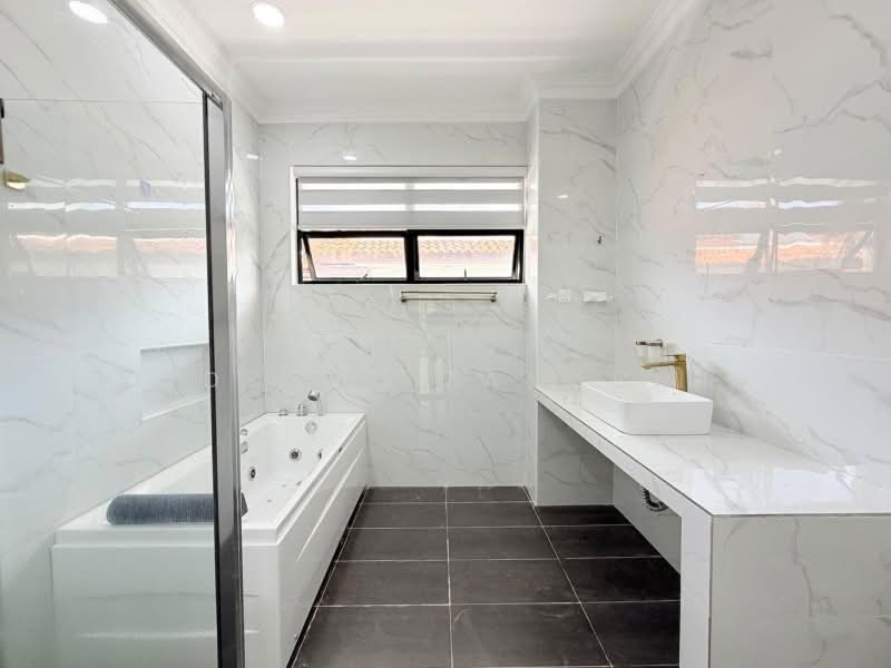 Bungalow for Sale in Ara Damansara (Selangor) - Adzura Zamedin - Bathroom - PropertyGuru.com.my