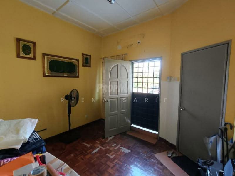 Rumah Teres 2 Tingkat untuk Dijual di Subang Jaya (Selangor) - Reena Sarif - Entrance - PropertyGuru.com.my