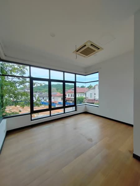 Bungalow for Sale in Seri Kembangan (Selangor) - Wei Liew - View - PropertyGuru.com.my