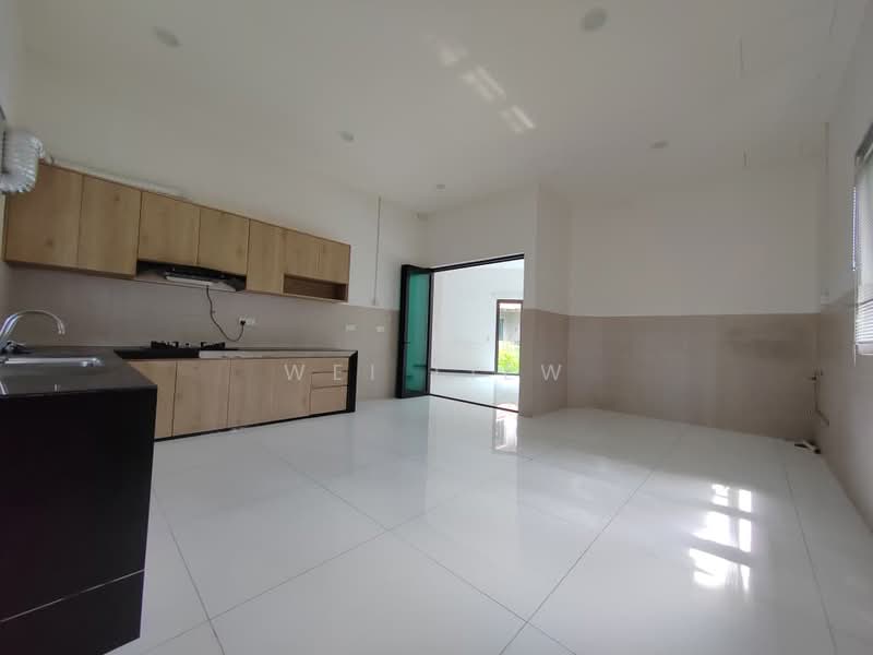 Bungalow for Sale in Seri Kembangan (Selangor) - Wei Liew - Kitchen - PropertyGuru.com.my