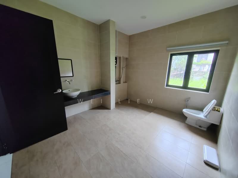 Bungalow for Sale in Seri Kembangan (Selangor) - Wei Liew - Bathroom - PropertyGuru.com.my