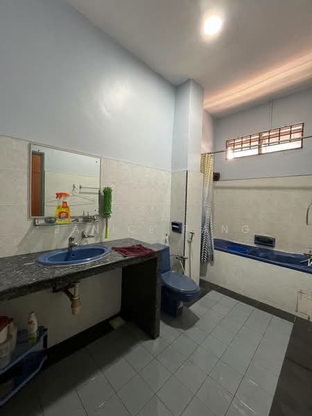 Semi-Detached House for Sale in Skudai (Johor) - Janice Pang - Bathroom - PropertyGuru.com.my