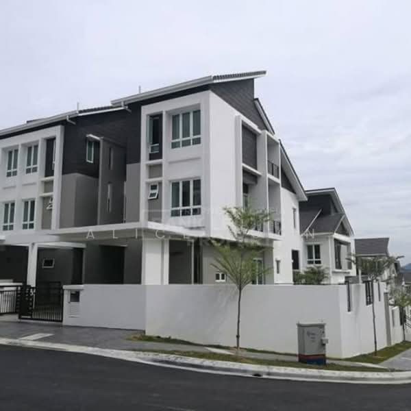 3-storey Terraced House for Sale in Tiara South (Semenyih) - Alice Kuon - Exterior - PropertyGuru.com.my