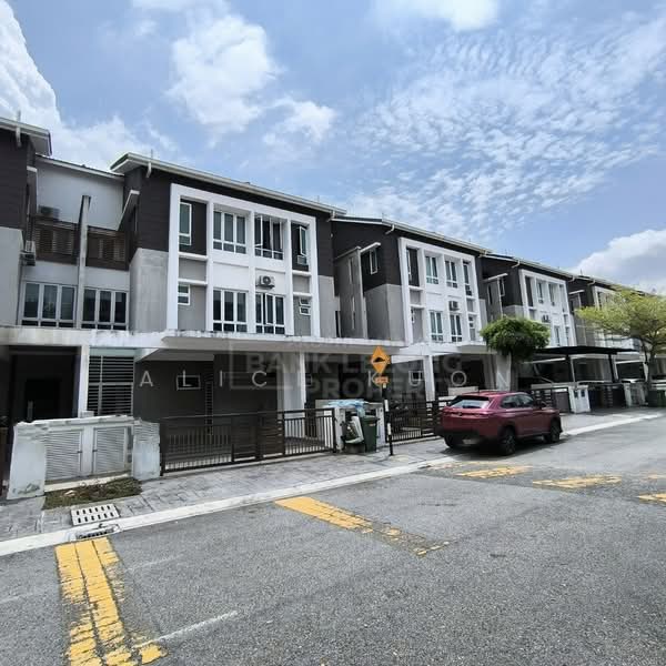 3-storey Terraced House for Sale in Tiara South (Semenyih) - Alice Kuon - Exterior - PropertyGuru.com.my