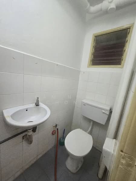 Apartment for Rent at Cendana Apartment - Kam Ngor Chong - Bathroom - PropertyGuru.com.my