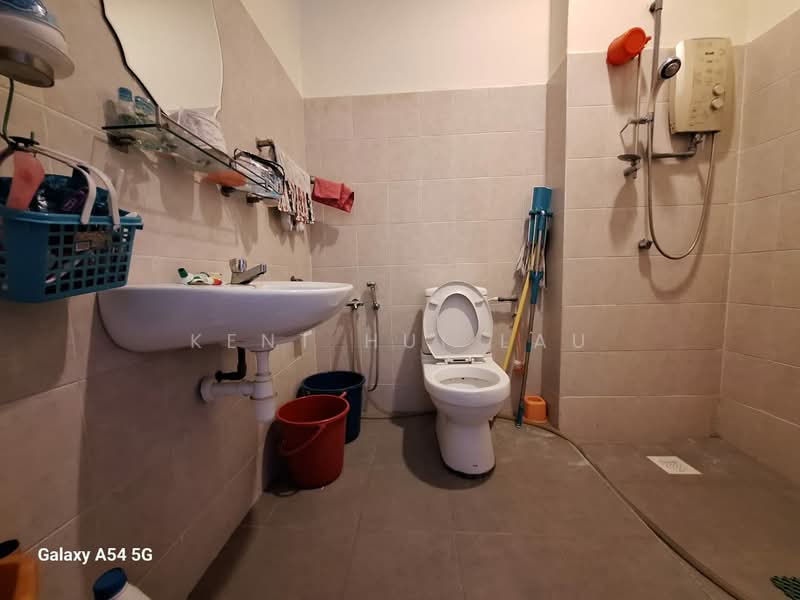 2-storey Terraced House for Sale in Bandar Nusaputra (Puchong) - KENT HUI LAU - Bathroom - PropertyGuru.com.my
