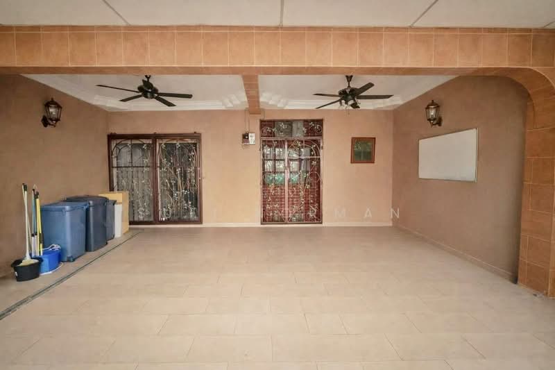 Rumah Teres 1 Tingkat untuk Dijual di Skudai (Johor) - Sufi Norman - Entrance - PropertyGuru.com.my