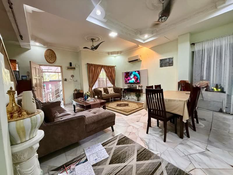 Semi-Detached House for Sale in Rawang (Selangor) - Syukor Hartanah - Living Room - PropertyGuru.com.my