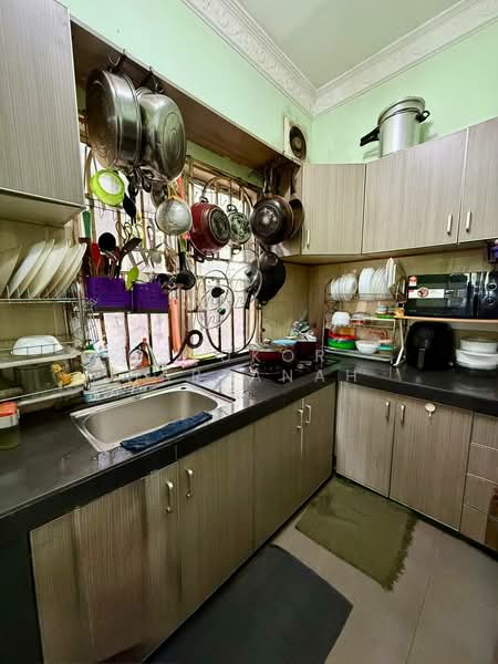 Semi-Detached House for Sale in Rawang (Selangor) - Syukor Hartanah - Kitchen - PropertyGuru.com.my