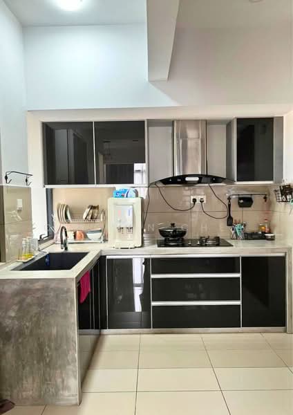 Servis Apartment untuk Dijual di Woodsbury Suites - Clifton Chee - Kitchen - PropertyGuru.com.my