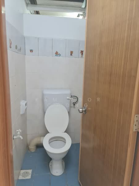 Pangsapuri untuk Disewa di Pangsapuri Adalia - Kam Ngor Chong - Bathroom - PropertyGuru.com.my
