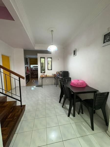 1.5-storey Terraced House for Sale in Johor Bahru (Johor) - Joyce Tan - Dining Room - PropertyGuru.com.my