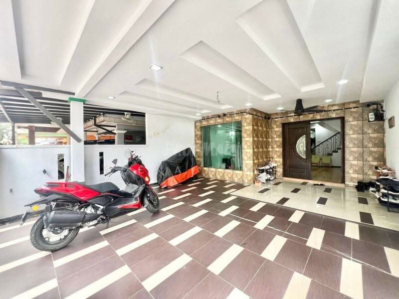 2-storey Terraced House for Sale in Shah Alam (Selangor) - Reena Sarif - Exterior - PropertyGuru.com.my