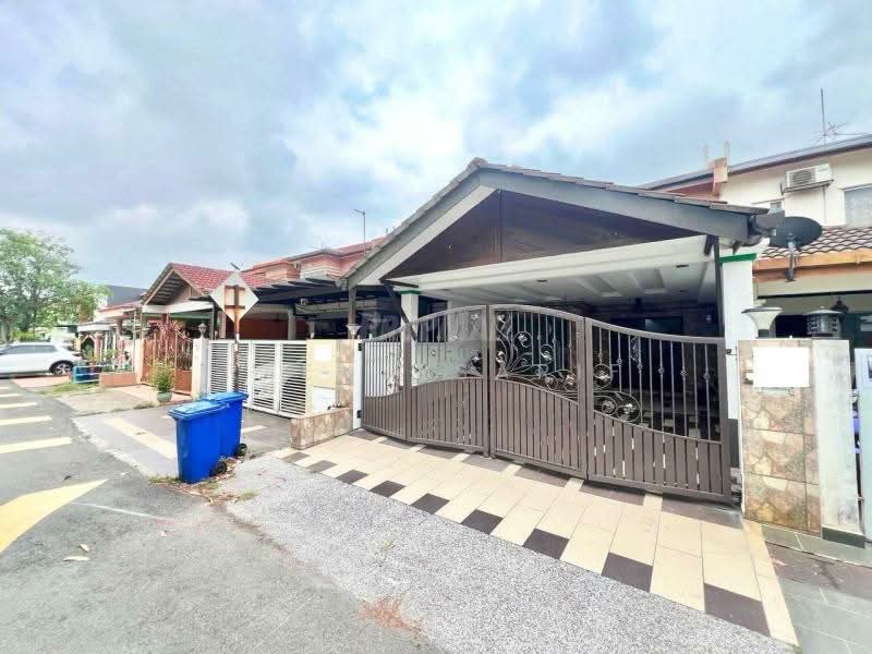 2-storey Terraced House for Sale in Shah Alam (Selangor) - Reena Sarif - Exterior - PropertyGuru.com.my