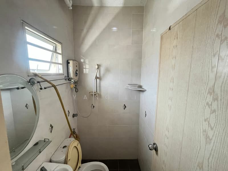 Pangsapuri untuk Disewa di Sri Kristal - Yang Lim - Bathroom - PropertyGuru.com.my