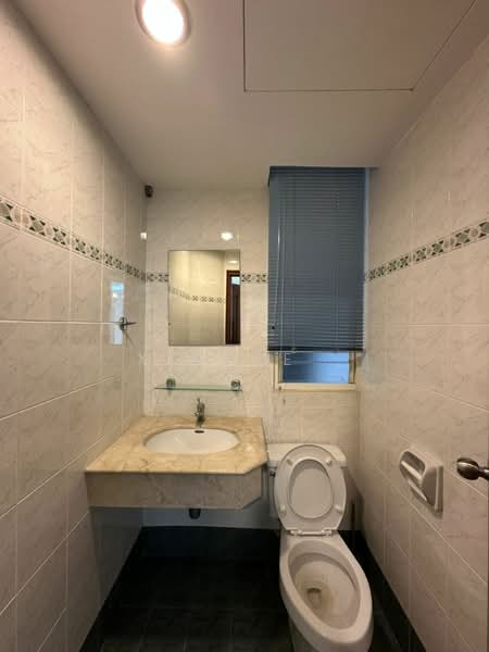 Condominium for Rent at Gurney Beach Resort - Xinnee . - Bathroom - PropertyGuru.com.my