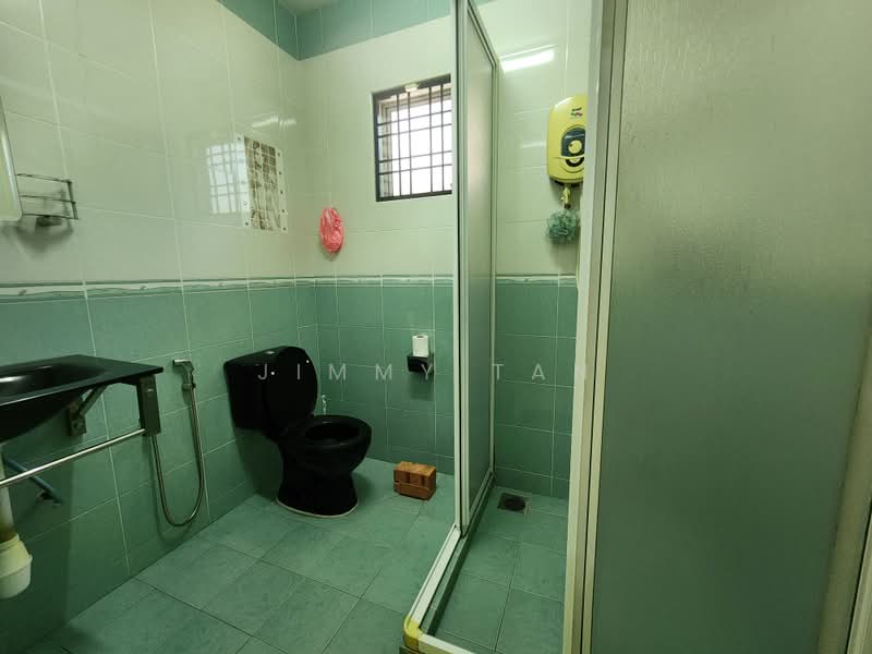 2-storey Terraced House for Sale in Sungai Buloh (Selangor) - Jimmy Tan - Bathroom - PropertyGuru.com.my