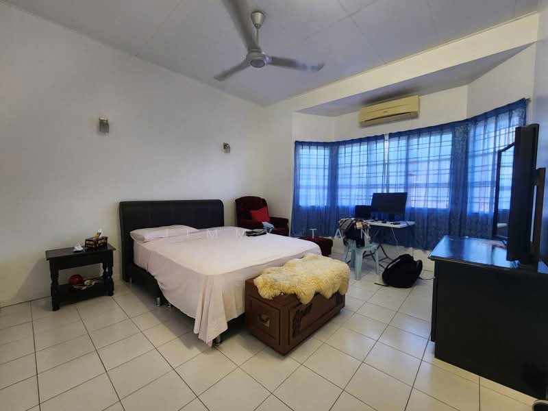 2-storey Terraced House for Sale in Sungai Buloh (Selangor) - Jimmy Tan - Bedroom - PropertyGuru.com.my