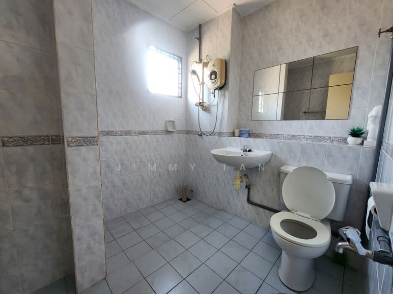 2-storey Terraced House for Sale in Sungai Buloh (Selangor) - Jimmy Tan - Bathroom - PropertyGuru.com.my
