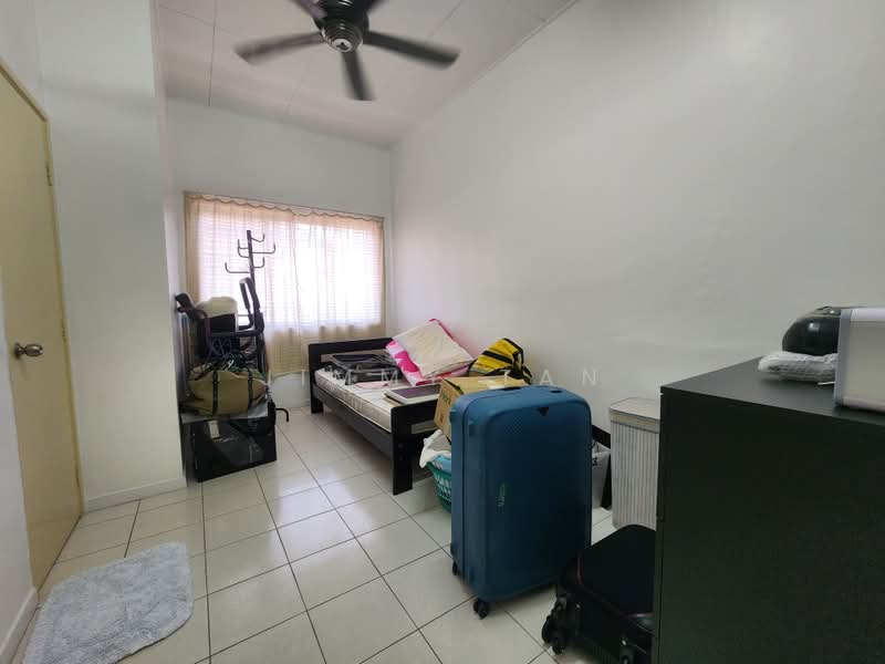 2-storey Terraced House for Sale in Sungai Buloh (Selangor) - Jimmy Tan - Bedroom - PropertyGuru.com.my