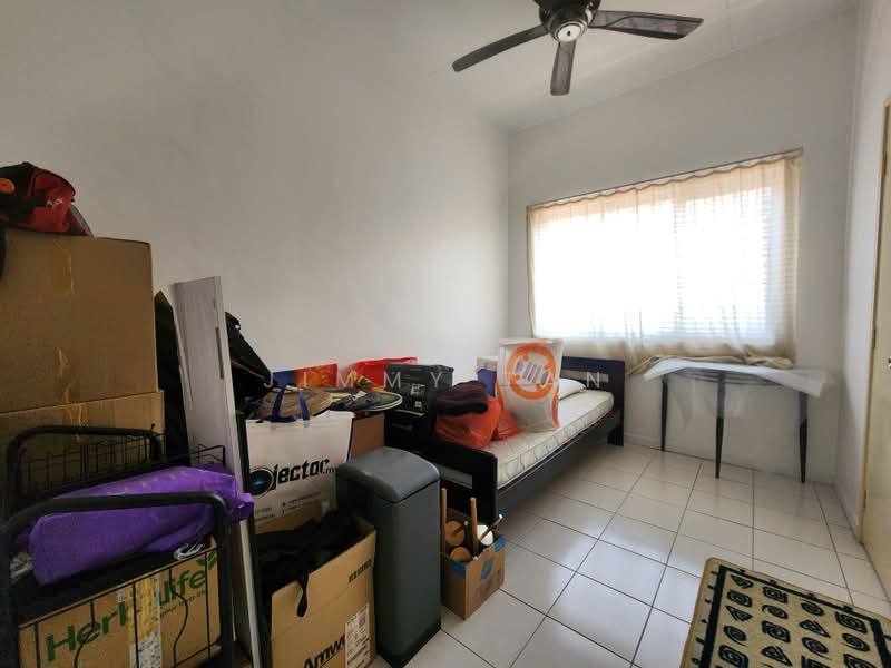 2-storey Terraced House for Sale in Sungai Buloh (Selangor) - Jimmy Tan - Bedroom - PropertyGuru.com.my
