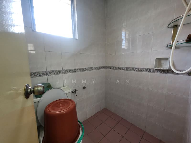 2-storey Terraced House for Sale in Sungai Buloh (Selangor) - Jimmy Tan - Bathroom - PropertyGuru.com.my